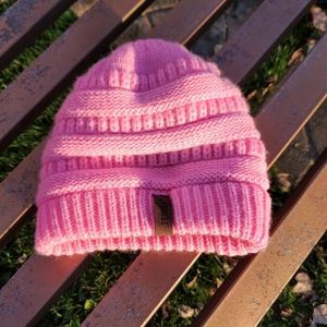 Girls hot pink knit winter beanie